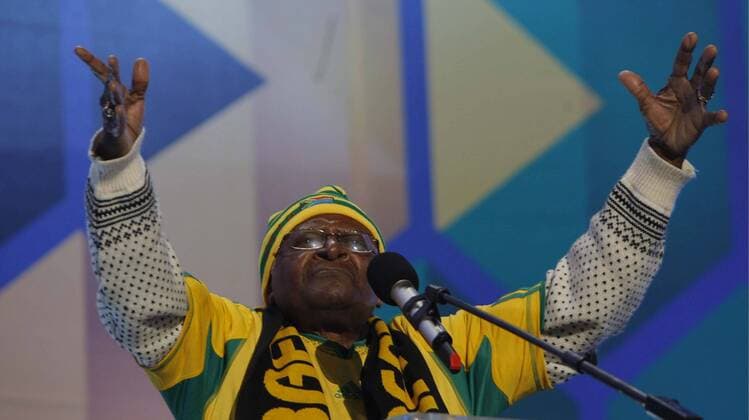 SOWETO, ? 10 June 2010: South African archbishop Desmond Tutu (RSA) attends the kick-off celebration concert at Orlando Stadium in Soweto on 10 June 2010. Gallo0000115069 o0 Erzbischof, Bischof, Nobelpreisträger, Priester o00 RSA South Africa