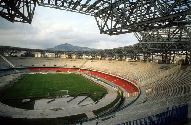 Stadion San Paolo in Neapel, Austragungsort der WM 1990 - DEUTSCHSPRACHIGE SPORTZEITSCHRIFTEN UND -ZEITUNGEN NUR NACH RÜCKSPRACHE Fußball WM Herren Vorschau 1989 WM 1990 Totale Stadion San Paolo Neapel