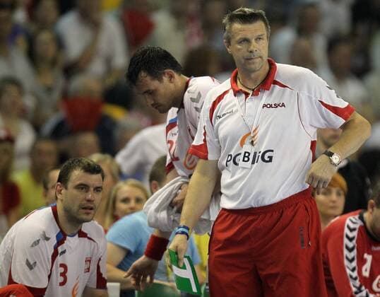 POLAND (white) vs CROATIA (blue):Coach BOGDAN WENTA (Polen, R) -  MBI110610_2508 o0 Nationaltrainer