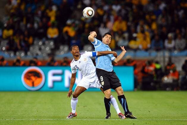 Frankreich (Weiß) vs Uruguay (Blau): - Patrice EVRA l. vs Luis SUAREZ - xAnthonyBibardxFEPx 