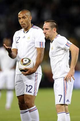 Thierry HENRY (FRA, L) mit Franck RIBERY (FRA) enttäuscht - Uruguay vs Frankreich (weiß). Vorrunde,Gruppe A, Fifa World Cup 2010