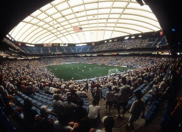 1 Jahr bis WM 2022: Historie, Stadien und Architektur Pontiac Silverdome in Detroit, Austragungsort der Fußball WM 1994 Fußball WM Herren Vorschau WM 1994, Totale Aufnahmedatum geschätzt Detroit