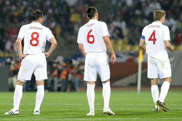 Rustenburg 12 06 2010, England - USA: John Terry, Frank Lampard, Steven Gerrard (v.li., alle England) - 