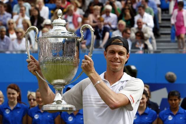 Sam Querrey of USA - Sieger Queens Club 2010 --  o0 Objekte Pokal Trophäe Freude