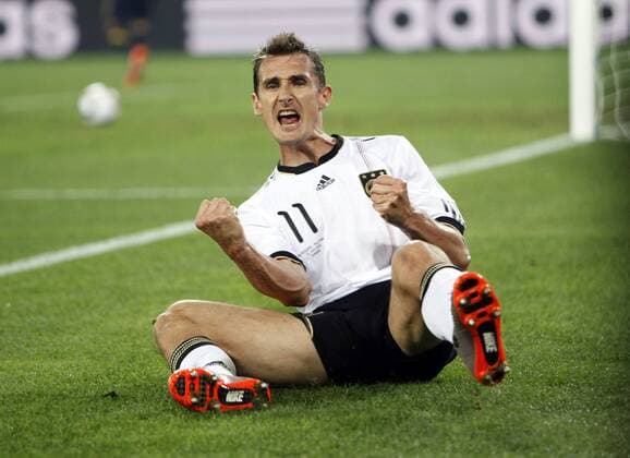 FIFA Weltmeisterschaft 2010 - Durban 13.06.2010 Deutschland (GER) - Australien (AUS) 4:0 - Torjubel nach dem 2:0 durch Miroslav KLOSE (Deutschland, No.11)