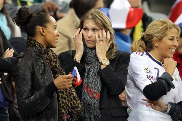 Spielerfrauen FRA - Charlene Suric (Freundin von Gael Clichy, li. ), Jude Cisse (Mitte, Ehefrau von Djibril Cisse) und Wahiba Ribery (Ehefrau von Franck Ribery) EdLEMAISTRE  Cape Town