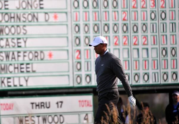 PEBBLE BEACH, CA - JUNE 17: Tiger Woods (USA) on the 18th during the first round of the 110th U.S. Open at Pebble Beach Golf Links in Pebble Beach, California - ZUMAcg3