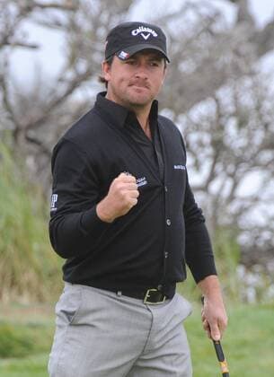 Graeme McDowell (GBR) reacts after making a putt for birdie on the 4th green during the second round of the U.S. Open in Pebble Beach, California on June 18, 2010.  PBP20100618307 o0 Jubel, Freude, mc dowell