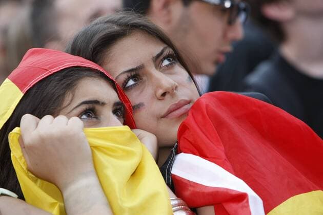 Deutsche Fans beim Public Viewing während der WM 2010 auf dem Frankfurter Rossmarkt
