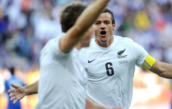 Ryan Nelsen (re.) und Shane Smeltz (beide Neuseeland) jubeln) - Italien - Neuseeland - Mbombela Stadium, Nelspruit - giorgioxperottino o0 Jubel, Freude