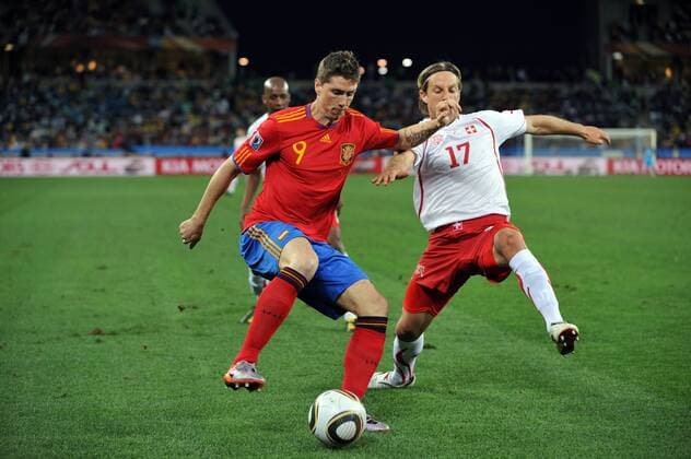 Fernando Torres (ESP, L), Reto Ziegler (SUI), JUNE 16, 2010 - Football : 2010 FIFA World Cup Group H match between Spain 0-1 Switzerland at Durban Stadium in Durban. (004028)