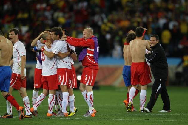 Switzerland team group (SUI), JUNE 16, 2010 - Football : Switzerland players celebrate after winning the 2010 FIFA World Cup Group H match between Spain (red) 0-1 Switzerland (white) at Durban Stadium in Durban.  (005477) o0 Jubel Freude Totale