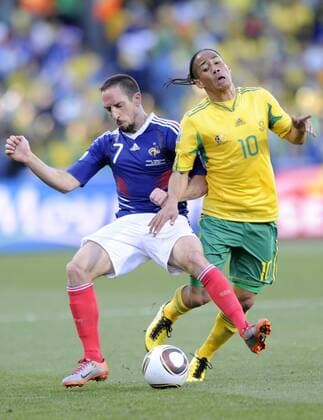 France s Franck Ribery (L) vies with South Africa s Steven Pienaar during a Group A match between France and South Africa at the 2010 World Cup football match in Bloemfontein - 
