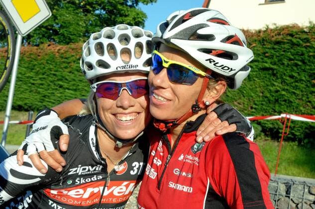 V.li. Siegerin Charlotte Becker (GER Cervelo Test Team) mit der Dritten Trixi Worrack (GER Noris Cycling Team) - Event: National Championships Road Race 2010 - 126.6 km - Sangerhausen - Date: 26.06.2010 - Location: Sangerhausen - Sachsen Anhalt - Germany - Europe - Contact o0 Meisterschaft Meister Sieg Jubel Freude