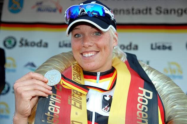 Siegerin Charlotte Becker (GER Cervelo Test Team) - Podium - Event: National Championships Road Race 2010 - 126.6 km - Sangerhausen - Date: 26.06.2010 - Location: Sangerhausen - Sachsen Anhalt - Germany - Europe - Contact o0 Meisterschaft Meister Sieg Jubel Freude