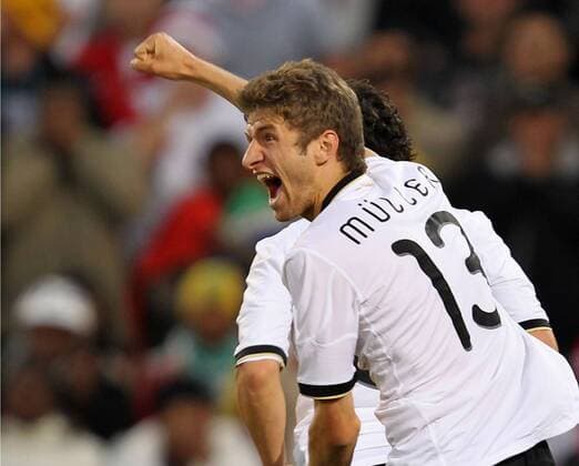 27.06.2010, Fußball-WM 2010, Achtelfinale, Deutschland - England, im Freestate Stadion in Bloemfontein, Thomas Müller (Deutschland) Torjubel. -  o0 Jubel, Freude, Emotionen