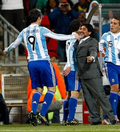 Torjubel Argentinien, v.li.. Gonzalo Higuain, Nationaltrainer Diego Armando Maradona und Nicolas Otamendi. x(4)xAndrexChacox xFotoarenax  (997) o0 Jubel, Freude, Trainer