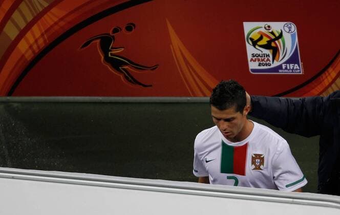 Cristiano Ronaldo of Portugal leaves the pitch after the 2010 World Cup round of 16 soccer match between Spain and Portugal at Green Point stadium in Cape Town -  o0 enttäuscht Frust Abgang