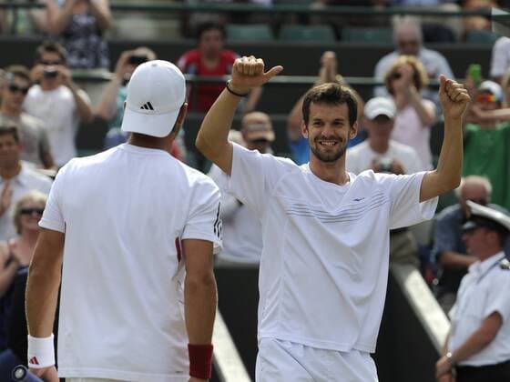 Wimbledon - Halbfinale im Doppel der Herren - Philipp Petzschner (GER, R) jubelt mit Jürgen Melzer (AUT)