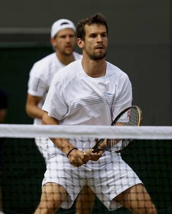 Wimbledon 2010,Sport, Tennis, ITF Grand Slam Tournament, Herren Doppel Semifinale,mit Kappe Juergen Melzer (AUT) und Philipp Petzschner (GER, vorn)
