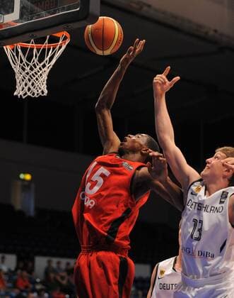 Germany (white) vs Canada (red), Day 1 of the 2010 FIBA U17 World Championship in Hamburg, Germany. 02 07 2010, preliminary round. GER - Johannes Günter RICHTER, Andrew Christian WIGGINS (Canada),