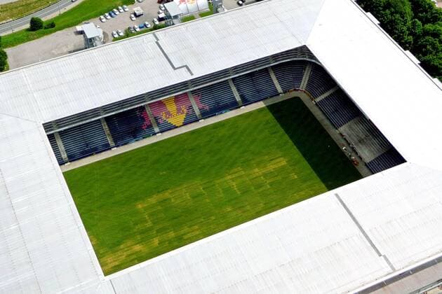 FUSSBALL - BL, RBS, Tag der offenen Tuer SALZBURG,AUSTRIA,03.JUL.10 - FUSSBALL - tipp3 Bundesliga powered by T-Mobile, Red Bull Salzburg, Tag der offenen Tuer. Bild zeigt eine Luftaufnahme der Red Bull Arena. Keyword: Stadion.  o0 RB Stadion Vogelperspektive, oben Leere