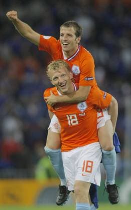 BERNE, Netherlands Dirk Kuyt (down) and Rafael van der Vaart (up) celebrate the victory in the match. Netherlands beat France 4-1 to advance to the quarterfinals of Euro 2008.  612436