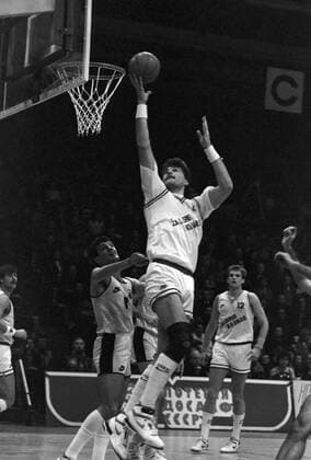 EuroBasket 2022, Historie, Die besten Spieler Europas Lithuania. European championship in basketball. A match between Zalgiris (Kaunas) and AEK (Athens, ). Basketball player of Zalgiris Arvydas Sabonis (front) -  1060399