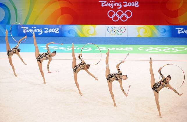 Olympia, Historie, RÃ¼ckblick auf die Sommerspiele 2008 in Peking Russian sportswomen in rhythmic gymnastics at the Beijing 2008 Olympic Games -  674288