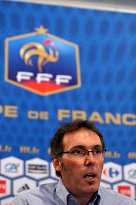 Laurent BLANC wird als neuer Nationaltrainer Frankreichs vorgestellt - LedoyenBenoit - 