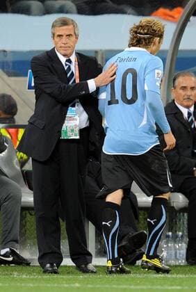 Nationaltrainer Oscar Tabarez, Diego Forlan, Uruguay (blau) - Niederlande (orange) giorgioxperottino o0 Trainer