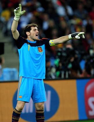 07.07.2010, Fußball-WM 2010 , Halbfinale, Deutschland - Spanien (rot), im Moses Mabhida Stadion in Durban. Torwart Iker Casillas (Spanien) . PUBLICATIONxONLYxINxGER