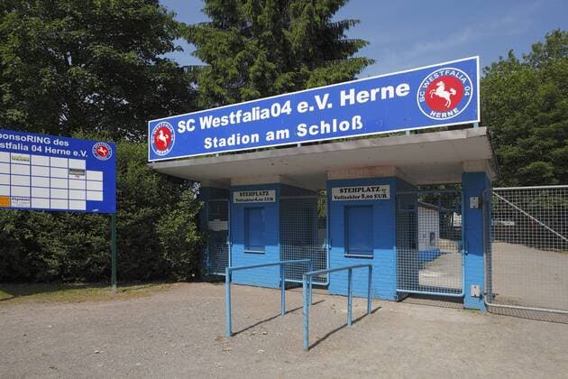 Fußball, Stadiongeschichte Westfalia Herne Stadion am Schloß, Heimspielstätte des SC Westfalia 04 e.V. Herne o0 Eingang