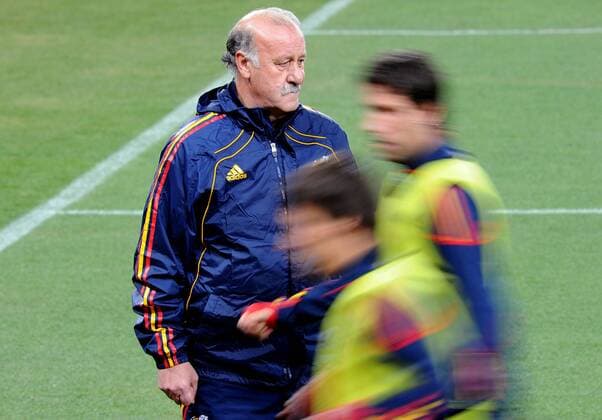 July 10, 2010 - Johannesburg - Vicente Del Bosque, coach of Spain is seen during an official training session at Soccer City stadium in Soweto, suburban Johannesburg, on July 10, 2010. - ZUMAgh1 o0 Nationaltrainer Wischeffekt