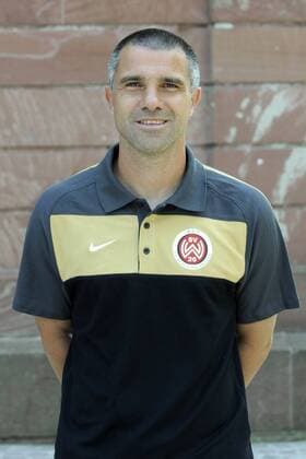 Trainer Gino Lettieri (SV Wehen Wiesbaden).