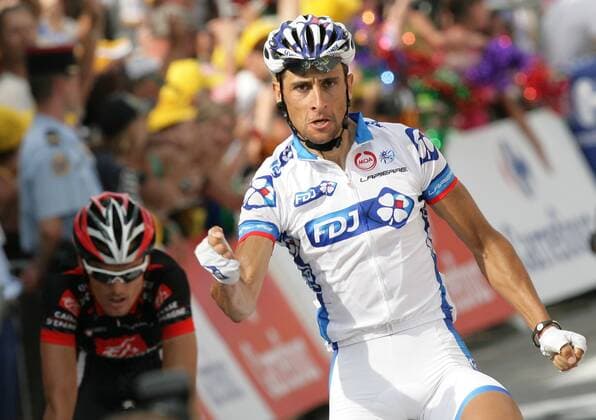 13.07.2010 Saint-Jean-de-Maurienne Radsport 97. Tour de France 2010, 9. Etappe Saint-Jean-de-Maurienne > Morzine-Avoriaz, Sandy Casar FRA Francaise des Jeux Etappensieger 9. Etappe, Louis-Leon Sanchez ESP Caisse d Epargne Platz 2 o0 Zieldurchfahrt Jubel Freude