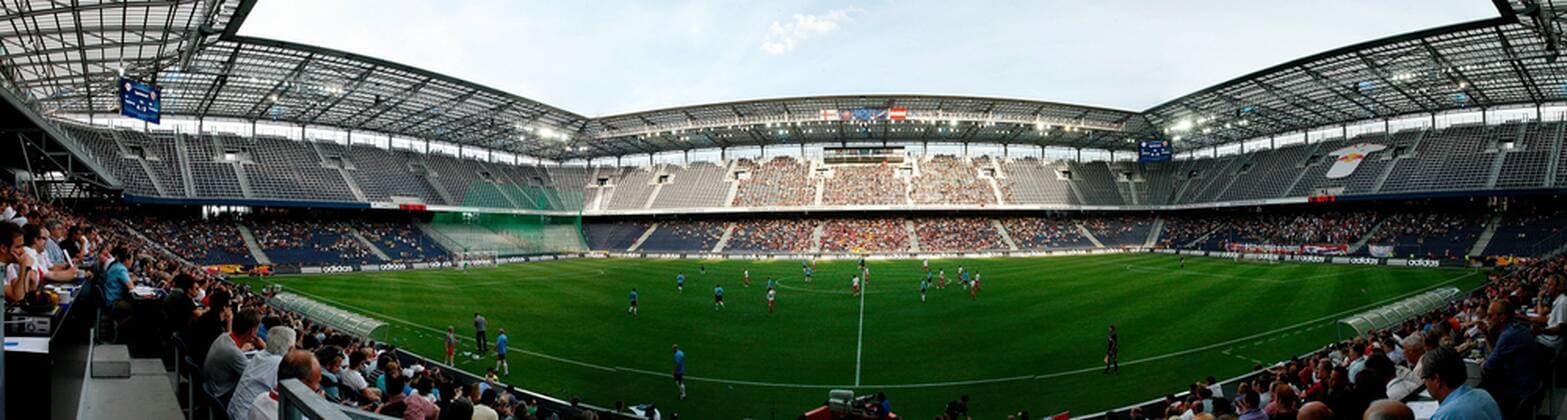 FUSSBALL - CL Quali, RBS SALZBURG,AUSTRIA,13.JUL.10 - FUSSBALL - UEFA Champions League Qualifikation, Red Bull Salzburg, Bild zeigt die Red Bull Arena. Keywords: Fans, Tribüne.  o0 RB