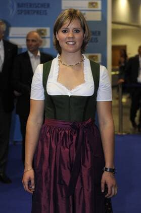 Viktoria REBENSBURG (GER),Ski Alpin,,im Dirndl,halbe Figur,Bayerischer Sportpreis-Roter Teppich,Red Carpet. o0 Skisport