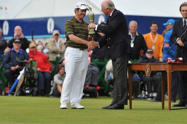 18 07 2010 Louis Oosthuizen (RSA) Open champion 2010 on the final day of the Open (also known as the British Open) on the Old Course at St Andrews, Fife, Scotland xKevinxBatchelorx  ActionPlus11071893 o0 Jubel, Freude, Sieg, Sieger, Objekte, Pokal, TrophÃ¤e, Claret Jug