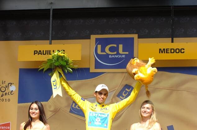 Tour de France, Etappe 19 Bordeaux - Pauillac, Alberto Contador Astana im gelben Trikot, Pauillac  o0 Jubel Freude