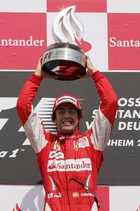 Motorsports Formula 1: World Championship 2010, GP of Germany, Fernando Alonso (ESP, Scuderia Ferrari), xHOCHxZWEIx o0 Jubel, Freude Sieg, Sieger Pokal, Trophäe Objekte