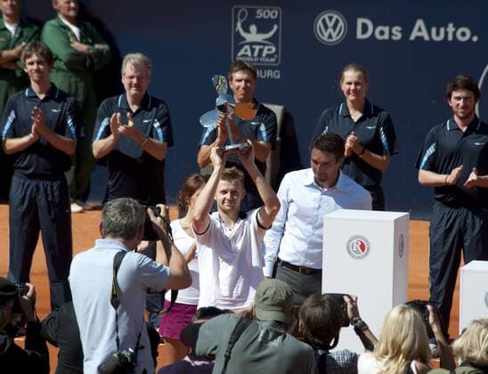 Tennis am Hamburger Rothenbaum, Finale: Sieger Andrey Golubev (KAZ, Mitte) o0 Hamburg Pokal, Trophäe Jubel, Freude Sieg, Sieger