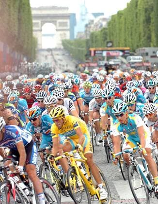 2010, Tour de France, Longjumeau - Paris, Alberto Contador (ESP Astana) im gelben Trikot, Paris  o0 gelbes