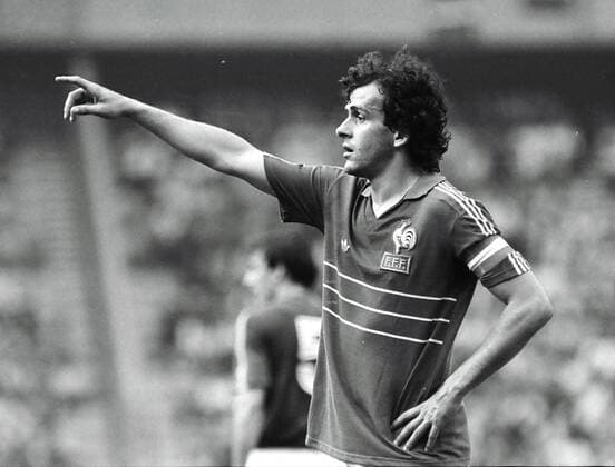 Fußball, EM Finale 1984 in Paris, Frankreich - Spanien Europameisterschaft 1984, Endspiel in Paris: Michel PLATINI (Frankreich) o0 Einzelbild Gestik
