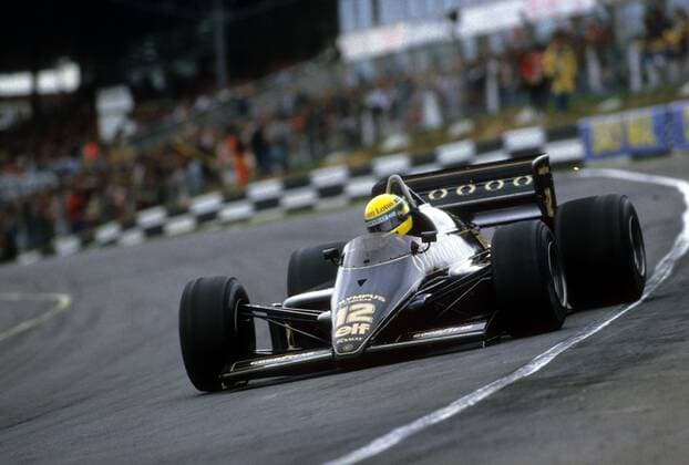 Ayrton Senna (Brasilien Lotus Renault)  o0 Freisteller Aktion