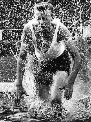 HINDER-NASS-LAUF bei den Olympischen Spielen 1972 o0 Wasser Graben Wassergraben Symbol Läufer Hindernisläufer Pleiten, Pech, Pannen, Missgeschick