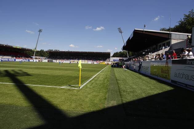 das neue Stadion des FC Heidenheim, die GAGFAH-Arena, 3. Liga, FC Heidenheim - , 31.07.2010, o0 Ecke Eckfahne