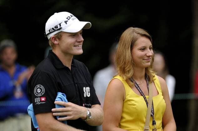 Bernhard Langer GER - Son Stefan and daughter during the award presentation of the 31st U.S. Senior Open at Sahalee Country Club in Sammamish, Washington. .. - ZUMAch4 o0 privat Familie Kind