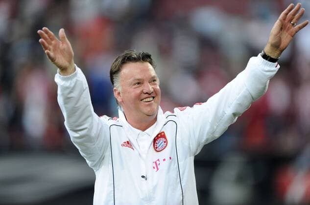 07.08.2010, Fussball, Saison 2010-2011, Supercup 2010, FC BAYERN MUENCHEN - FC SCHALKE 04 2-0, Jubel Trainer Louis van Gaal (Bayern Muenchen) o0 Jubel, Freude,