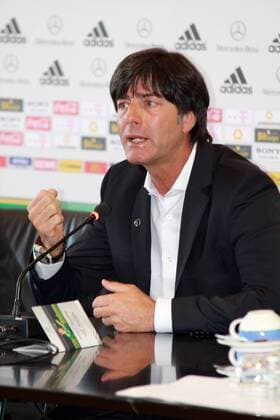 10.08.2010, Deutsche Fussball Nationalmanschaft, DFB, Bundestrainer Joachim Löw (Deutsche Fussball Nationalmanschaft) o0 Nationaltrainer, Trainer